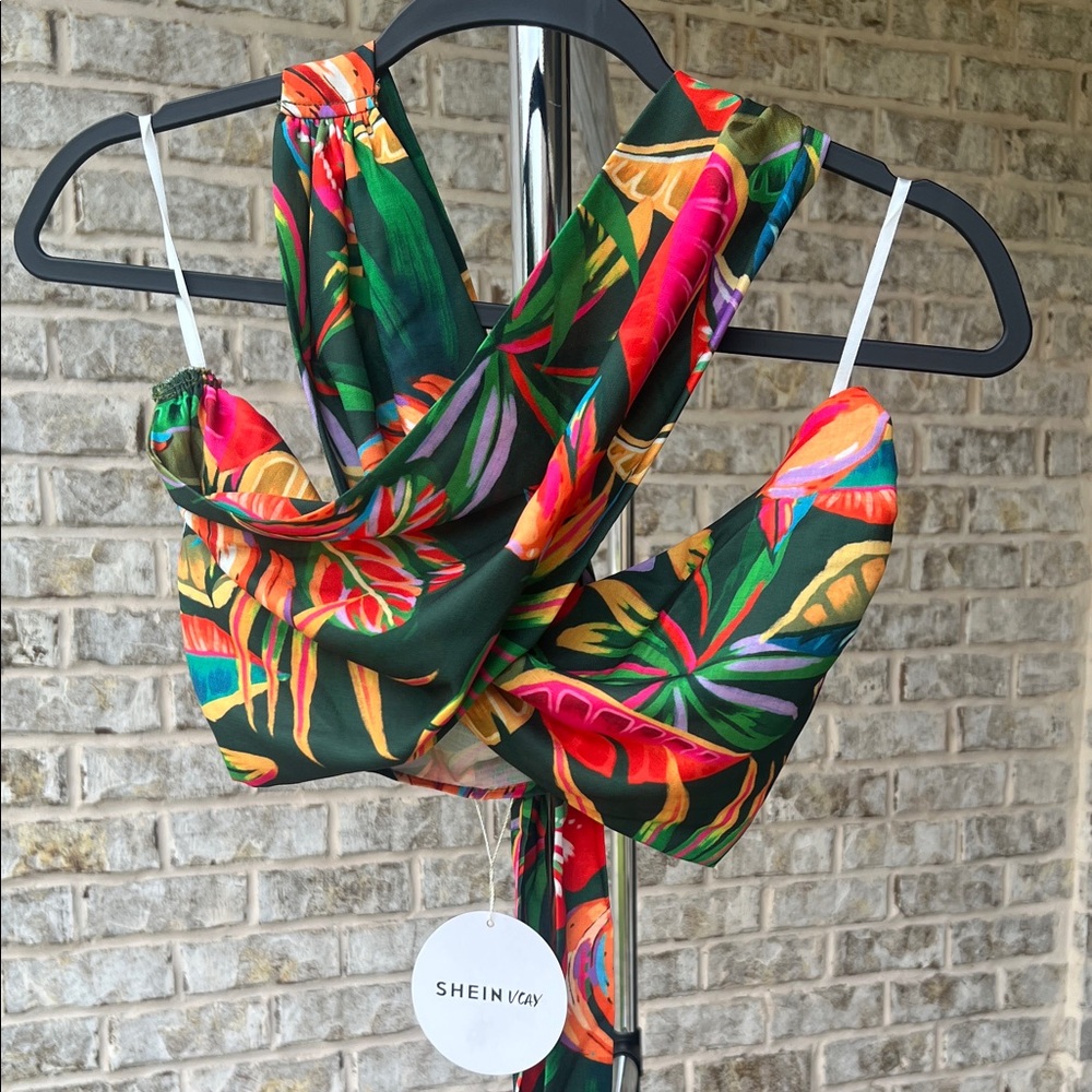 SHEIN Tropical Print Halter Crop Top Vacation series size large, wrap front